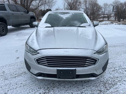 Used 2019 Ford Fusion SE image 2