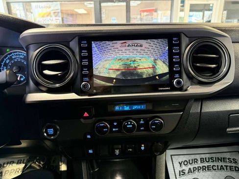 Used 2023 Toyota Tacoma TRD Off-Road image 18