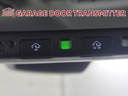 Used 2020 Toyota Camry XLE image 28