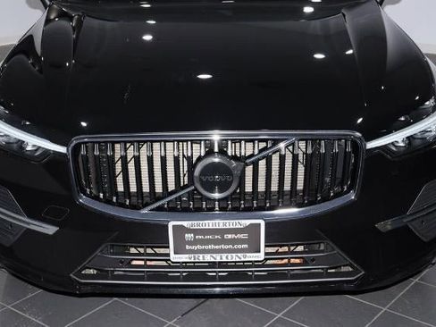 Used 2022 Volvo XC60 B5 Momentum image 9