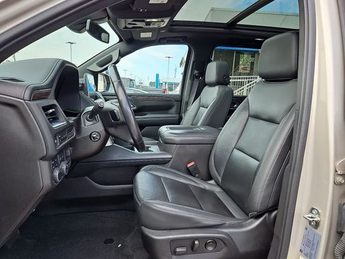 Used 2021 Chevrolet Suburban LT w/ LT Signature Package AWD/4WD image 25