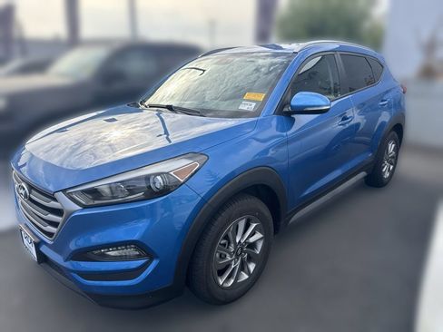 Used 2017 Hyundai Tucson SE Plus AWD/4WD image 4