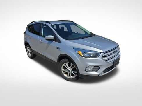 Certified 2018 Ford Escape SE w/ SE Sync 3 Package AWD/4WD image 3