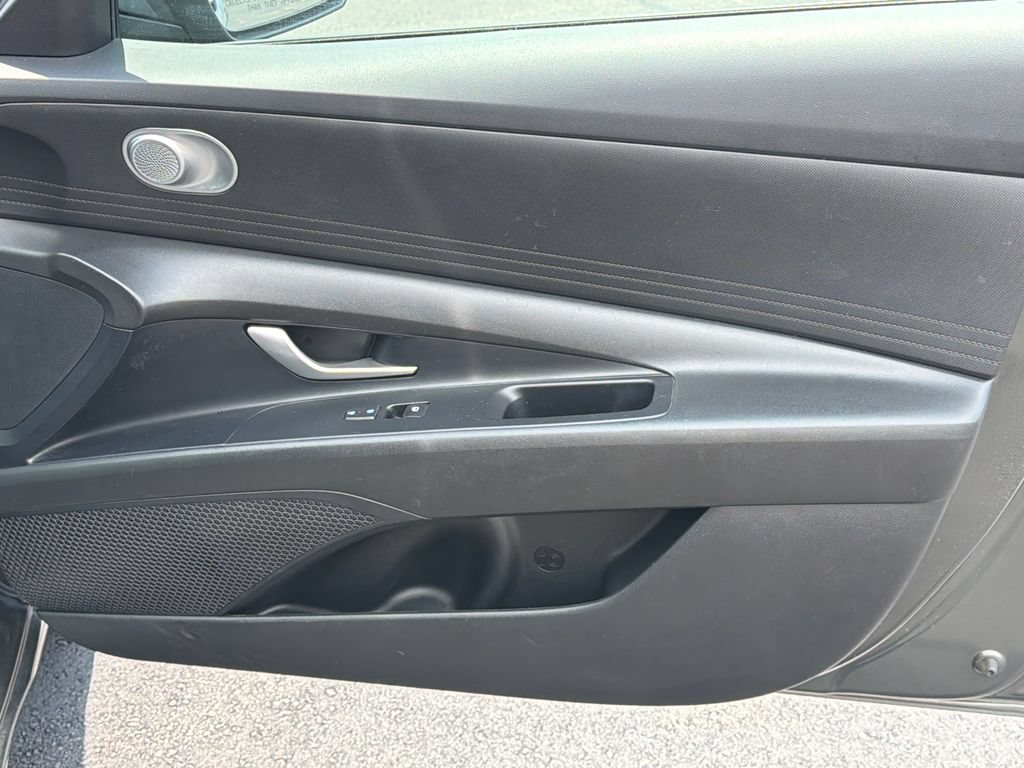 Used 2024 Hyundai Elantra SEL FWD image 14
