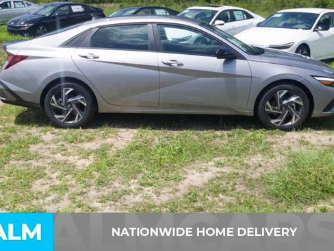 Certified 2025 Hyundai Elantra Sport image 4