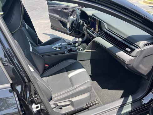 Used 2025 Toyota Camry SE FWD image 34