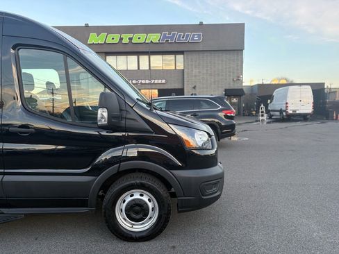 Used 2022 Ford Transit 250 Medium Roof image 9