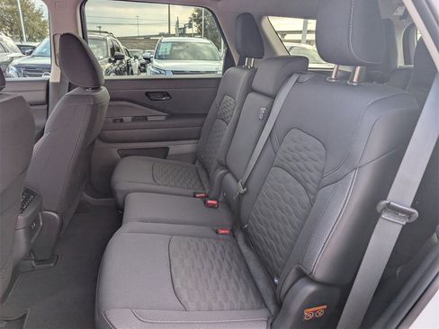 New 2025 Nissan Pathfinder SV image 19