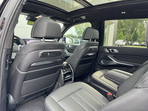 Used 2024 BMW X7 M60i w/ Executive Package AWD/4WD image 29