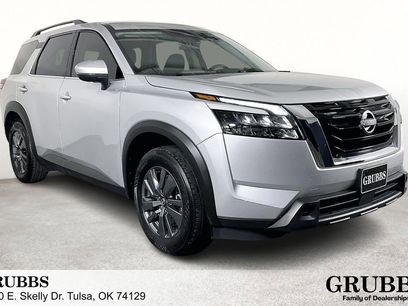 Used 2024 Nissan Pathfinder SV