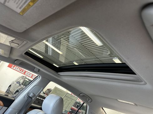 Used 2005 Toyota Avalon Limited image 4