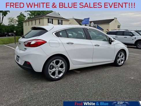 Used 2018 Chevrolet Cruze Premier FWD image 11