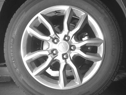 Used 2024 GMC Terrain SLT AWD/4WD image 15