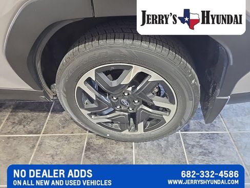 Used 2025 Subaru Forester Limited AWD/4WD image 8
