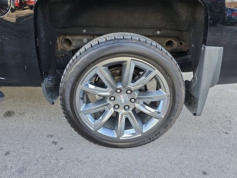 Used 2018 Chevrolet Silverado 1500 LT w/ All Star Edition image 31