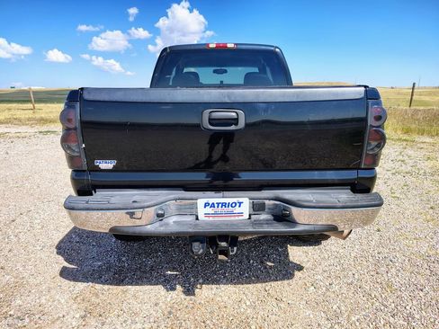 Used 2004 Chevrolet Silverado 2500 LT w/ Skid Plate Package AWD/4WD image 4