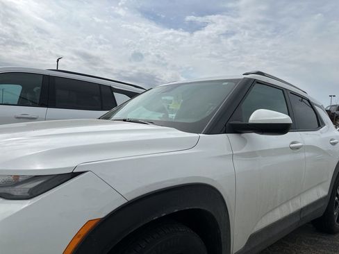 Used 2021 Chevrolet TrailBlazer LT w/ Convenience Package image 5