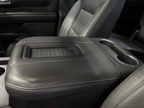 Used 2023 Chevrolet Suburban Z71 w/ Luxury Package image 23