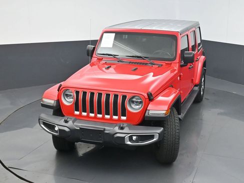 Used 2018 Jeep Wrangler Unlimited Sahara AWD/4WD image 39