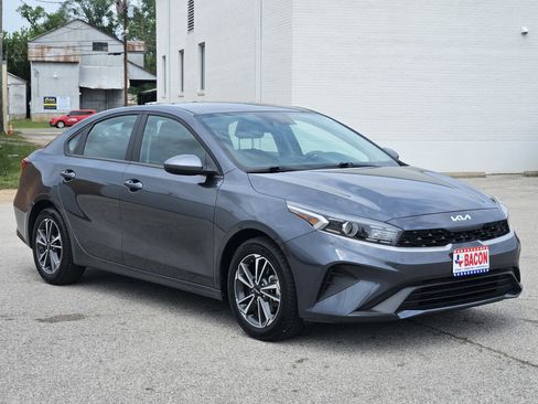 Used 2024 Kia Forte LXS FWD image 3