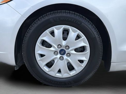 Used 2019 Ford Fusion S FWD image 29