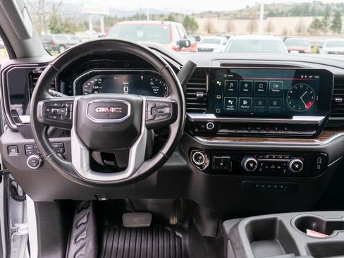 Used 2024 GMC Sierra 3500 SLE w/ SLE Convenience Package image 13