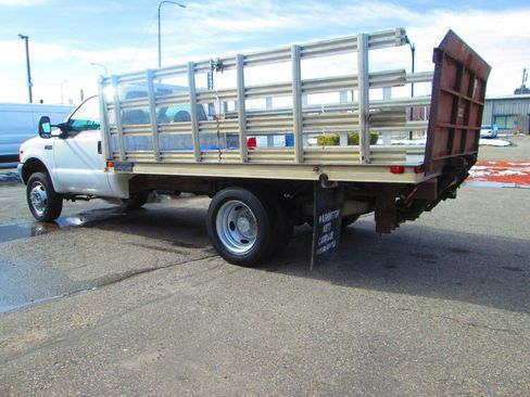 Used 2001 Ford F450 XLT image 2