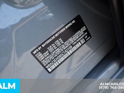 Used 2025 BMW 740i w/ Premium Package image 40