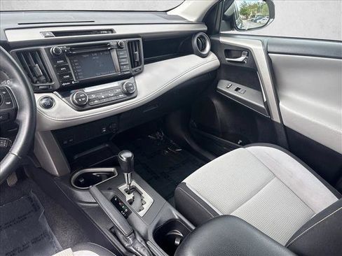 Used 2017 Toyota RAV4 XLE FWD image 15