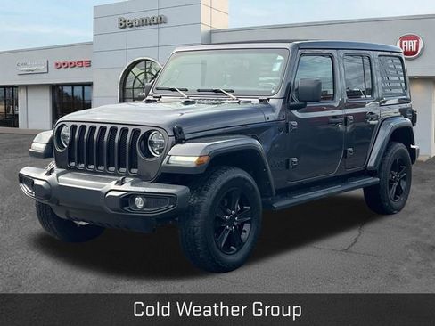 Used 2022 Jeep Wrangler Unlimited Sahara AWD/4WD image 3