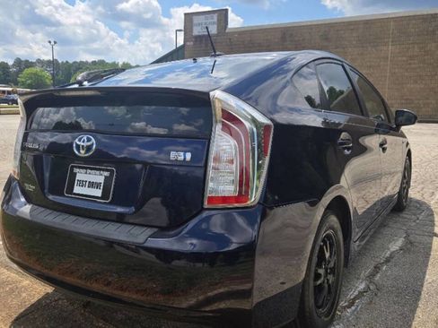 Used 2014 Toyota Prius Three w/ Solar Roof Package FWD image 8