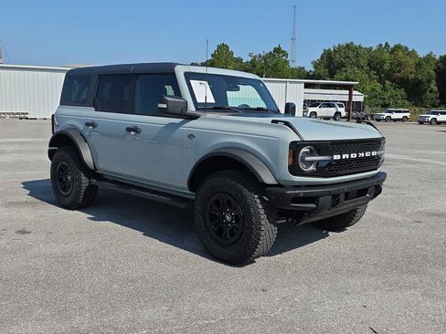 Used 2024 Ford Bronco Wildtrak image 2