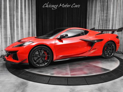 Used 2026 Chevrolet Corvette ZR1 w/ ZR1 Carbon Fiber Aero Package image 32