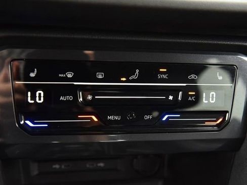 Certified 2024 Volkswagen Tiguan SE AWD/4WD image 15