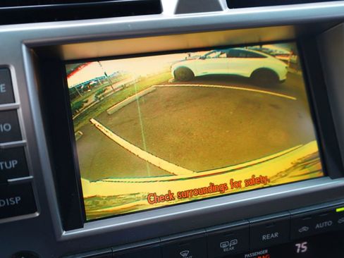 Used 2011 Lexus GX 460 Premium image 32