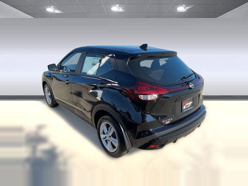 New 2025 Nissan Kicks Play S image 3