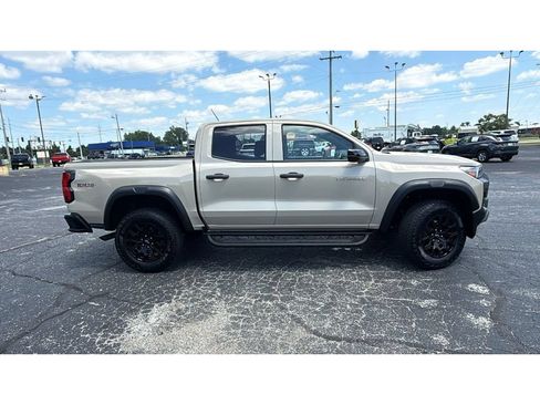 Used 2024 Chevrolet Colorado Trail Boss w/ Advanced Trailering Package AWD/4WD image 8