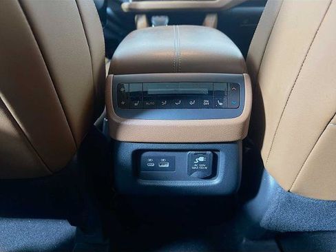 Certified 2022 Nissan Pathfinder Platinum w/ Cargo Package AWD/4WD image 24