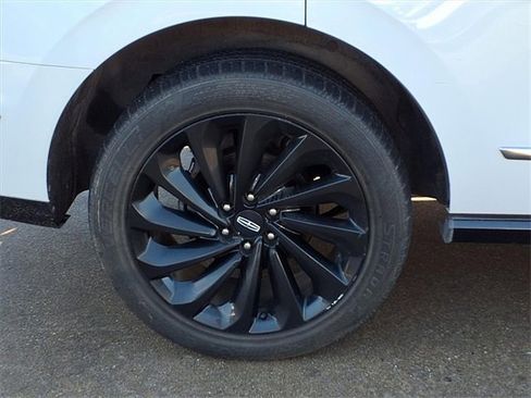 Used 2020 Lincoln Navigator Reserve w/ Equipment Group 208A Reserve image 6