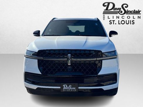 New 2025 Lincoln Navigator Reserve w/ Jet Appearance Package image 2