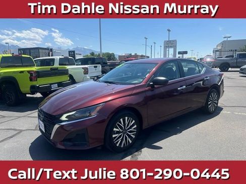 Used 2025 Nissan Altima 2.5 SV AWD/4WD image 6