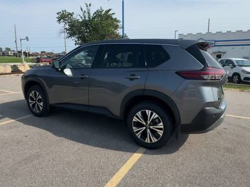 Used 2021 Nissan Rogue SV FWD image 6