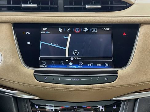Used 2018 Cadillac XT5 Platinum w/ Driver Assist Package AWD/4WD image 17