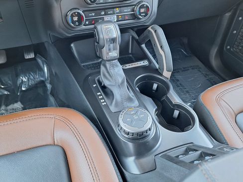 Used 2024 Ford Bronco Outer Banks AWD/4WD image 25