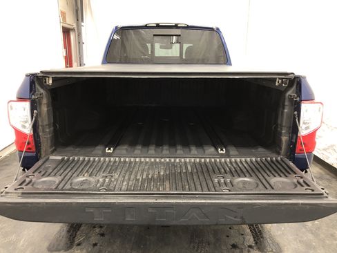 Used 2017 Nissan Titan SL w/ Chrome Package image 8