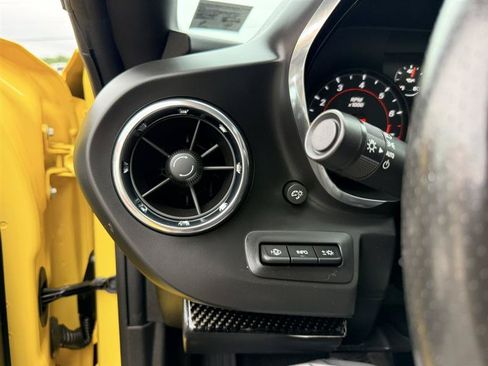 Used 2018 Chevrolet Camaro SS RWD image 26
