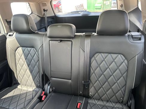 Used 2024 Volkswagen Atlas SEL Premium R-Line AWD/4WD image 18