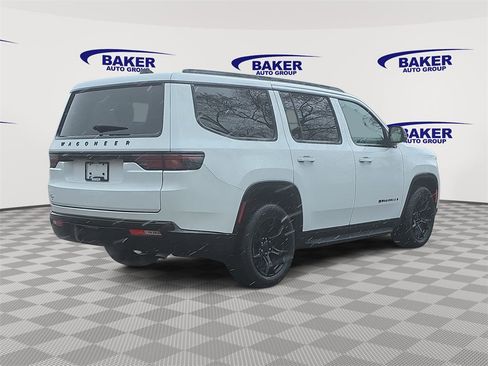 Used 2024 Jeep Wagoneer Series II image 3