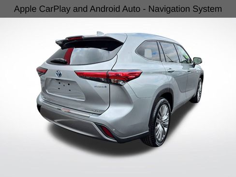 Used 2023 Toyota Highlander Platinum image 10