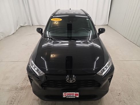 Used 2021 Toyota RAV4 XLE image 9